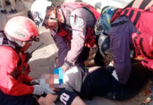 Mujer cae de 20 metros de altura tras accidente de moto en Caracas