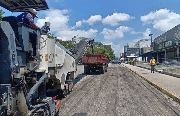 Plan-de-asfalto-avanza-en-San-Jacinto