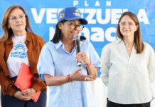 Presidenta Delcy Rodríguez entrega recursos económicos a 27 juntas de condominio