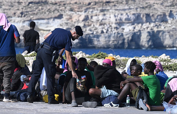 Ruanda confirma conversaciones con Italia para acoger temporalmente a migrantes