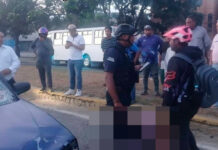 Una fallecida y dos heridos deja colisión entre moto y carro en la autopista de Puerto Cabello