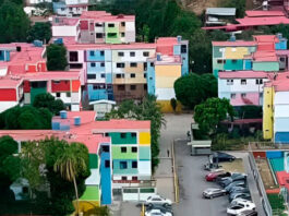 Venezuela Renace rehabilita 25 apartamentos en urbanismo La Libertad del 23 de Enero