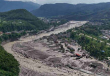 Xi pide «hacer todo lo posible» para reducir víctimas tras riada en el Tíbet y Nepal