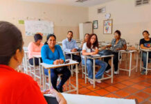 200 mil maestros están en formación de especialización para mejorar la calidad educativa