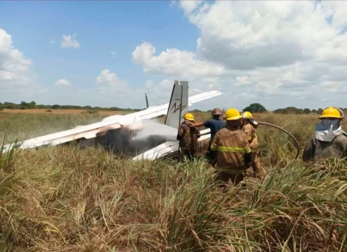 Al-menos-siete-personas-sobrevivieron-tras-desplome-de-una-avioneta-en-Bolívar