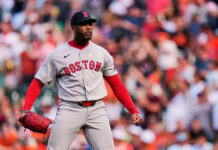 Aroldis Chapman logra 400 salvamentos y hace historia con Boston
