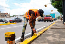 Ejecutan labores de mantenimiento en la Avenida Ramón Narváez de Maracay
