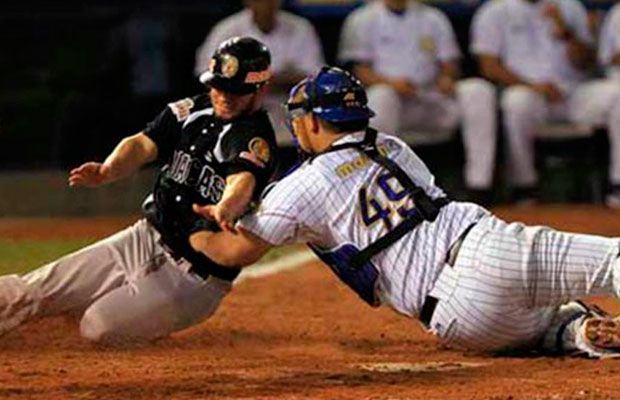 El-primer-Caracas-Magallanes-de-la-temporada