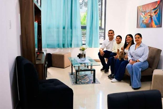 Entregan-nuevas-viviendas-a-151-familias-afectadas-por-los-terremotos