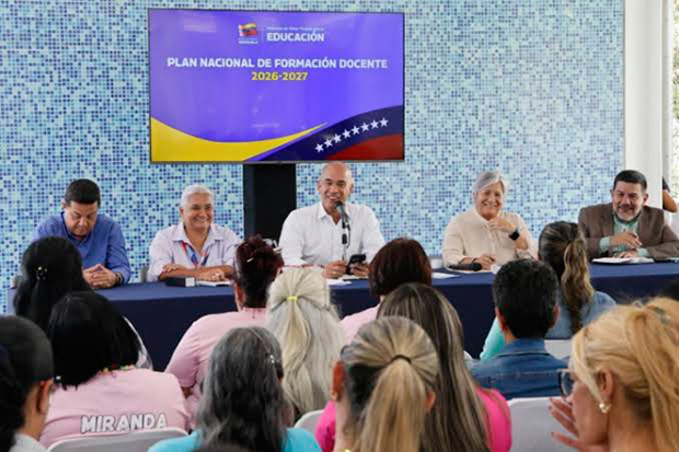 Instalan-Plan-Nacional-de-Formación-Docente-para-el-inicio-del-año-escolar-2026-2027