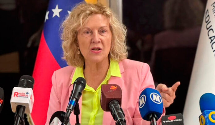 Ministra-Ana-María-Sanjuán