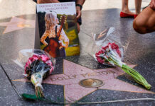 Reparan la estrella de Dolly Parton en el Paseo de la Fama, tras ser vandalizada