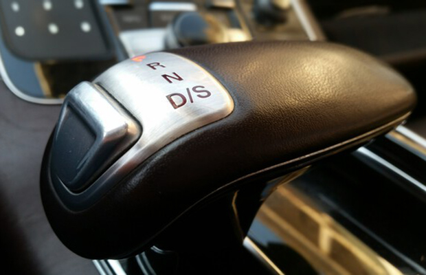 Todos los significados de las letras que aparecen en la transmisión de un vehículo automático